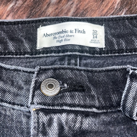 Abercrombie & Fitch The Dad High Rise Jean Short - Picture 2 of 4